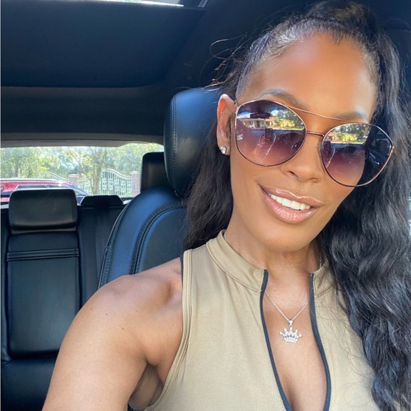 Meet Your Seller (ThriftyGurl) - Picture 3 of 4